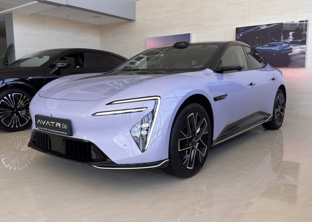 AVATR 06 ULTRA AWD EV
