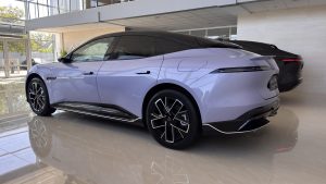 AVATR 06 ULTRA AWD EV