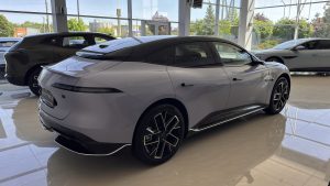 AVATR 06 ULTRA AWD EV