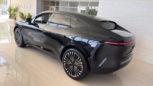 AVATR 11 4 seats AWD EV
