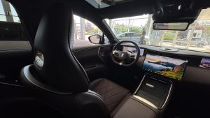 AVATR 11 4 seats AWD EV