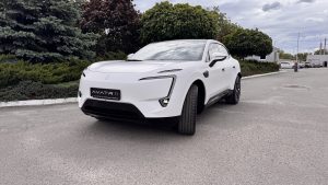 AVATR 11 5 seats AWD EV