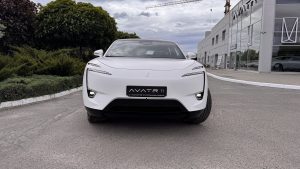 AVATR 11 5 seats AWD EV