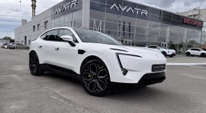 AVATR 11 5 seats AWD EV