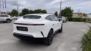 AVATR 11 5 seats AWD EV