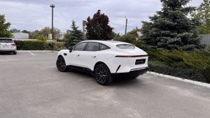 AVATR 11 5 seats AWD EV