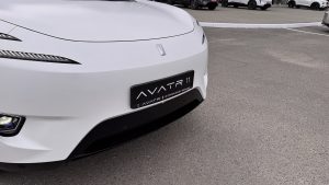 AVATR 11 5 seats AWD EV