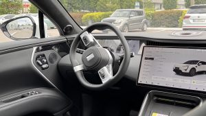 AVATR 11 5 seats AWD EV
