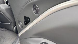 AVATR 11 5 seats AWD EV