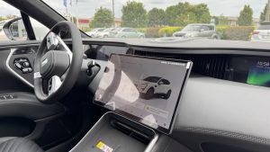 AVATR 11 5 seats AWD EV