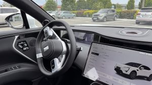 AVATR 11 5 seats AWD EV