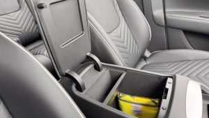 AVATR 11 5 seats AWD EV